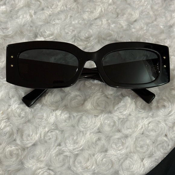 Dolce & Gabbana Sunglasses Black 100% authentic - Picture 8 of 16